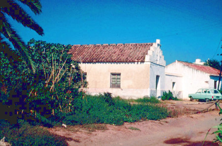 Foto de 1961 de la primera capilla en el pueblo de Los Rubios